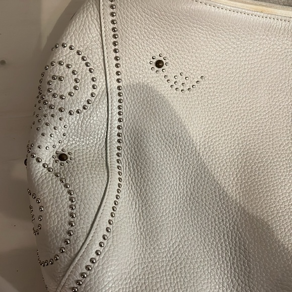 Off-white Brighton leather shoulder bag with silver stud detail - Picture 8 of 15
